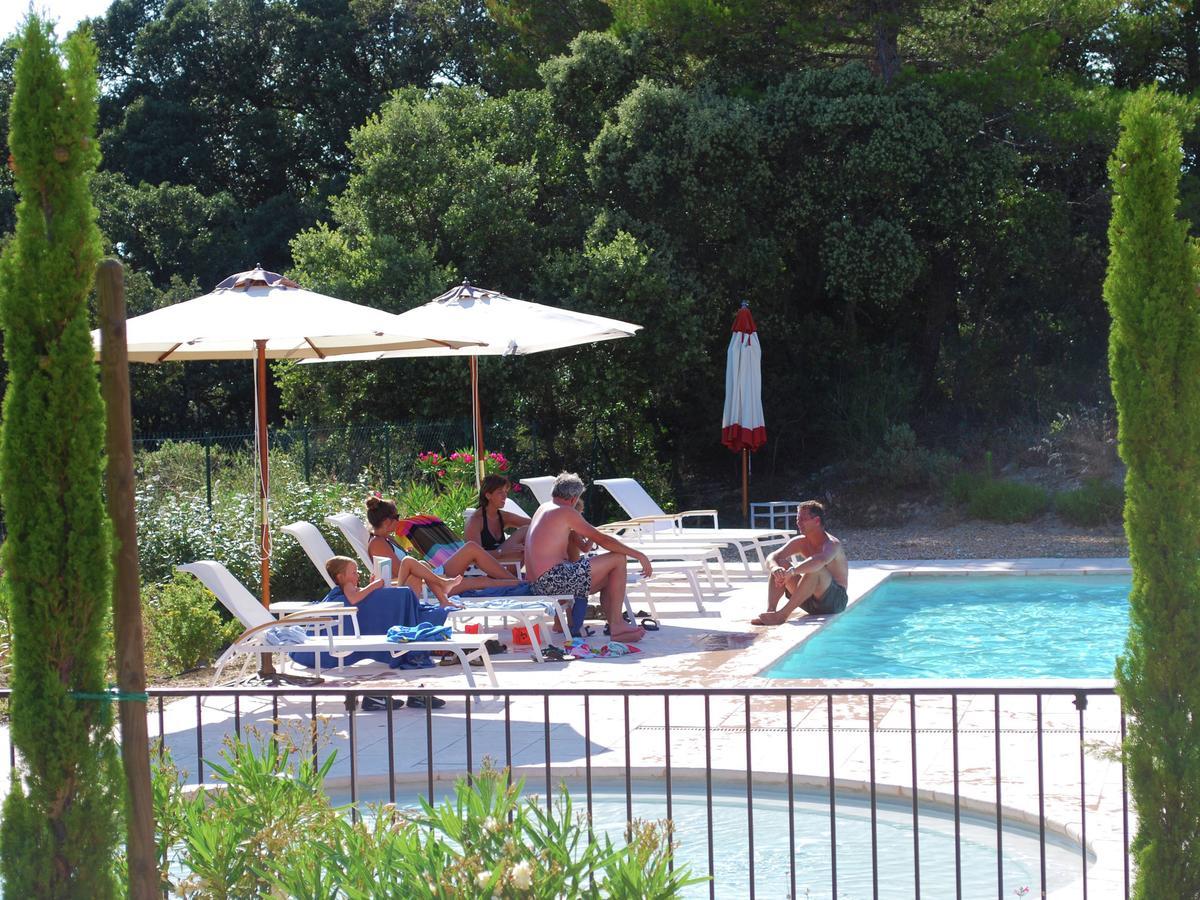 Beautiful Villa In Saumane De Vaucluse With Garden ภายนอก รูปภาพ